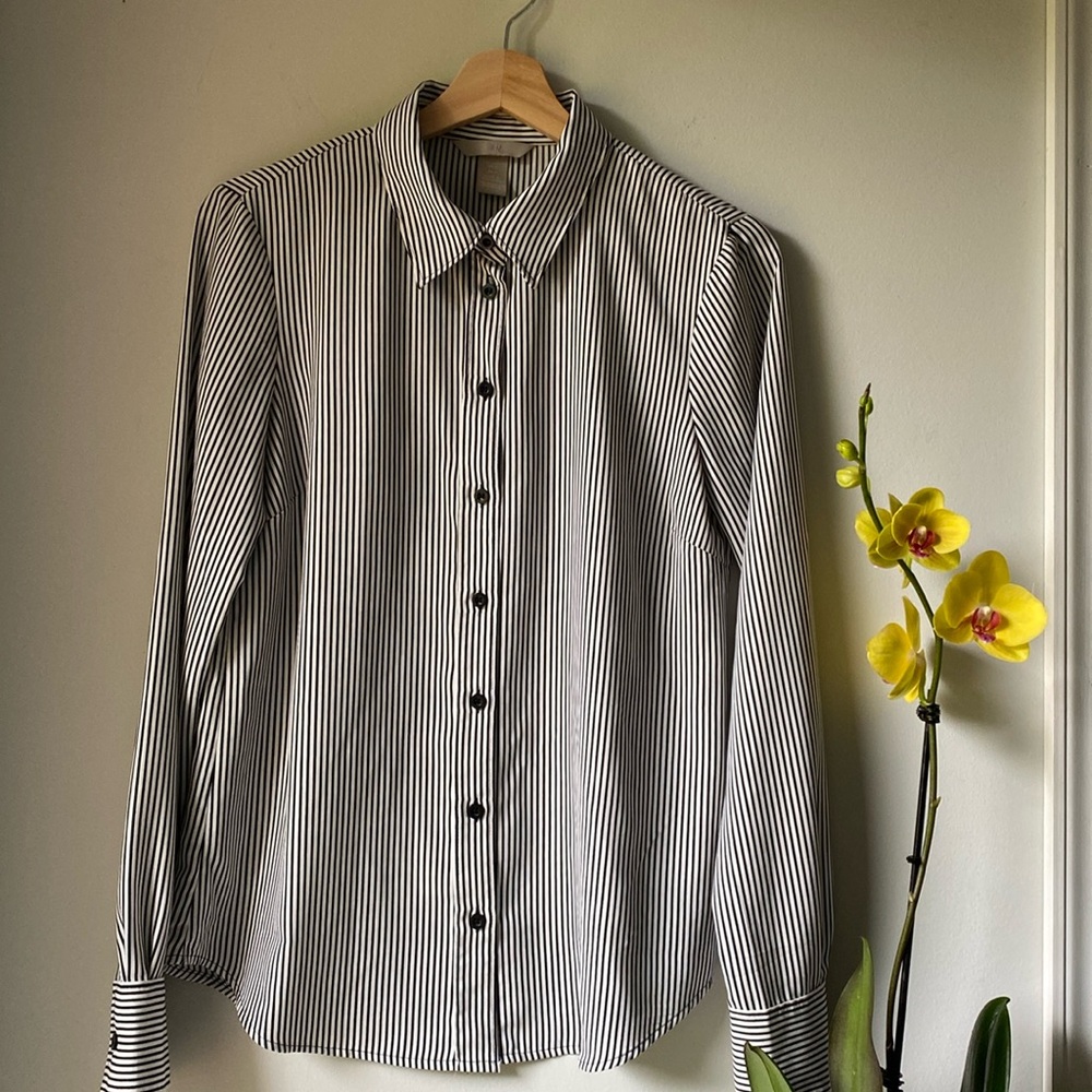 H&M Black and White Casual Button Down Shirt